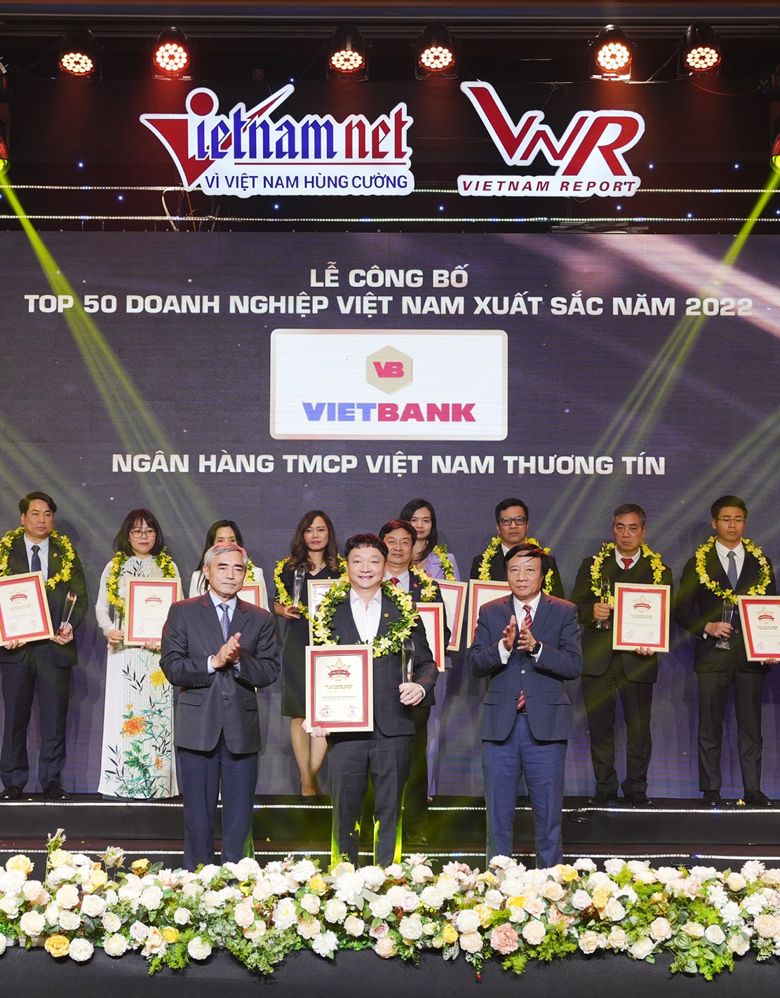Vietbank vào Top 50 Doanh nghiệp Xuất sắc nhất Việt Nam năm 2022